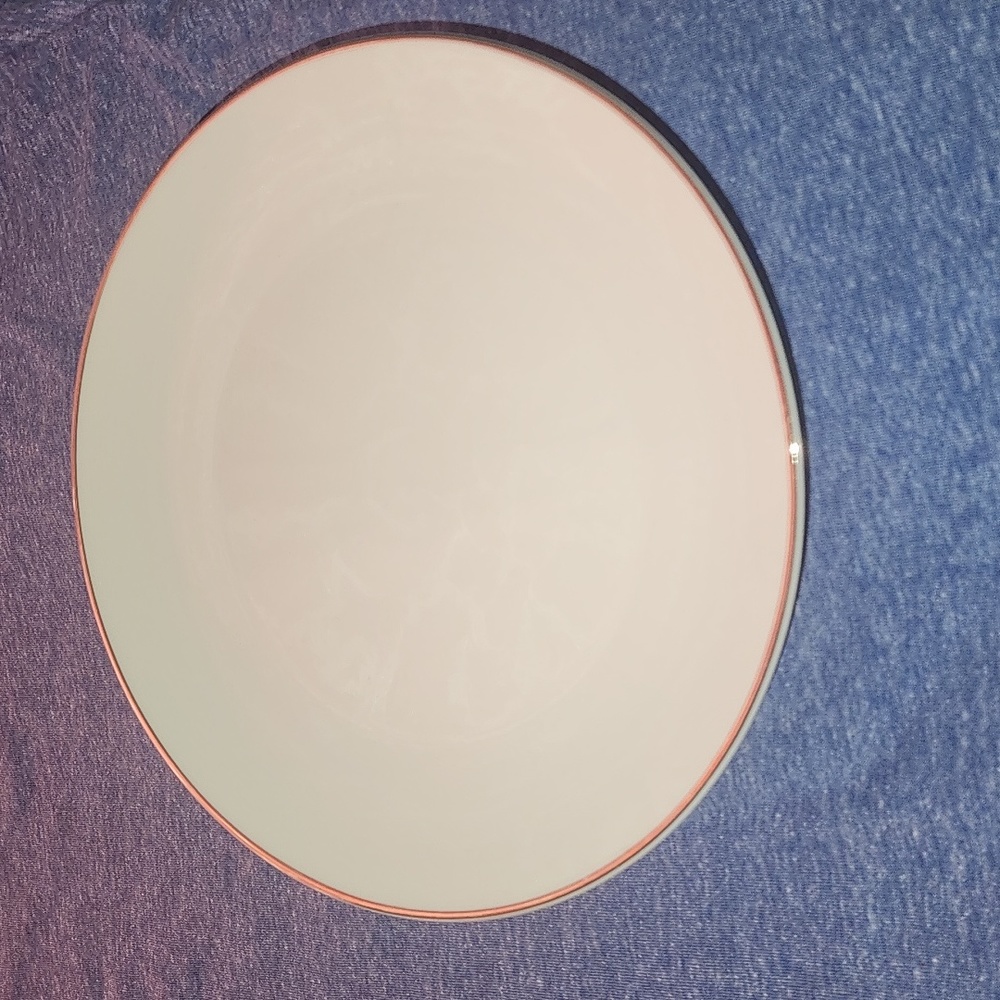 Elegant White Plate Cake Stand with Gold Rim
